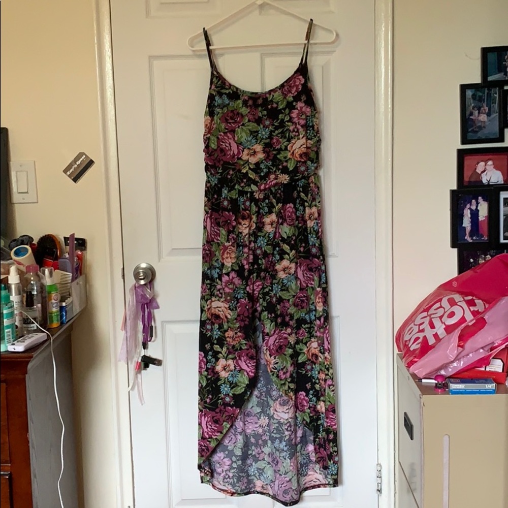 I’m in love with...Derek Hi-Lo Floral Dress Size L